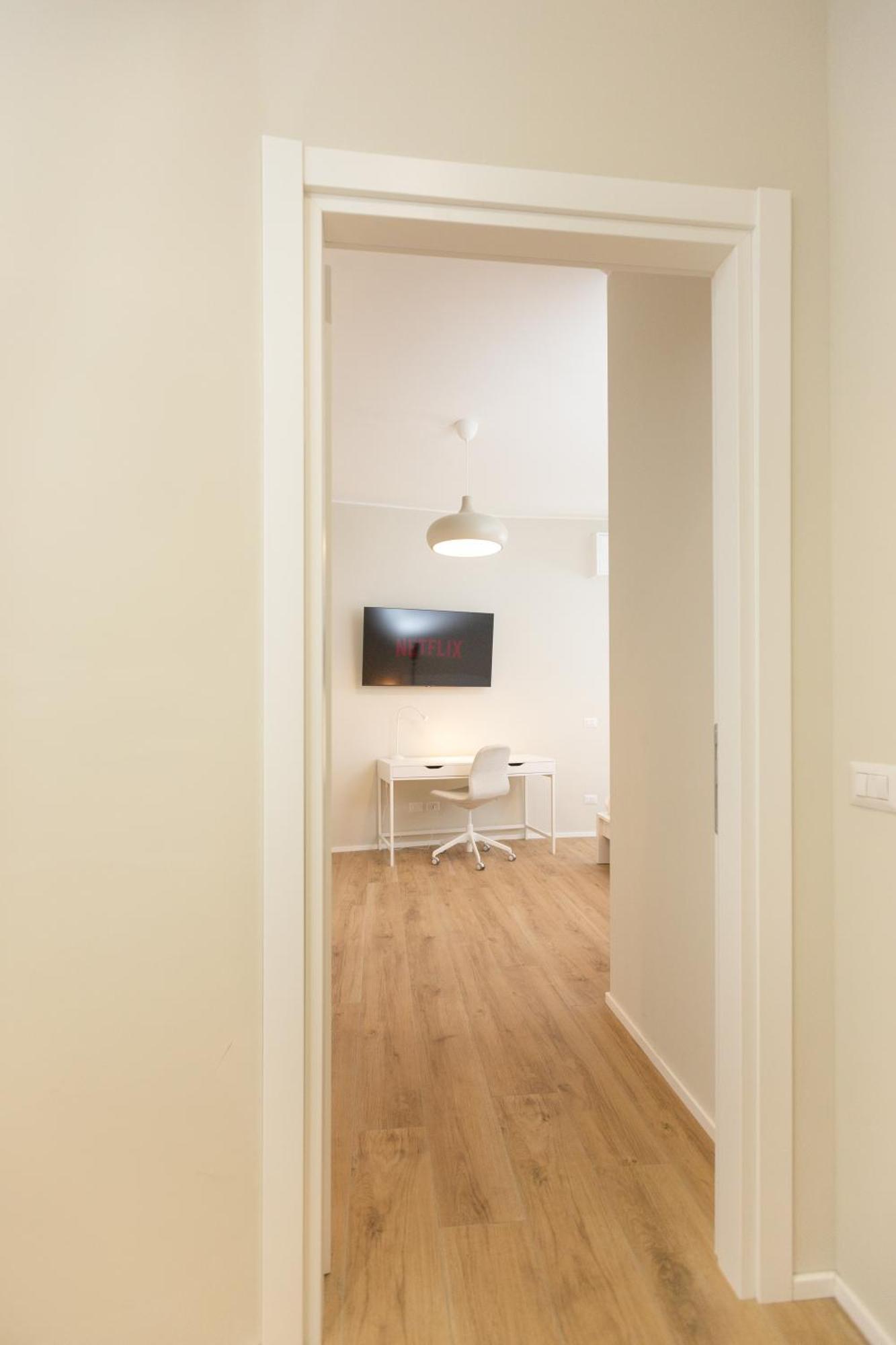Dreams Exclusive Apartments With Terrace - Free Parking - M1 Station - Near Center Milánó Kültér fotó