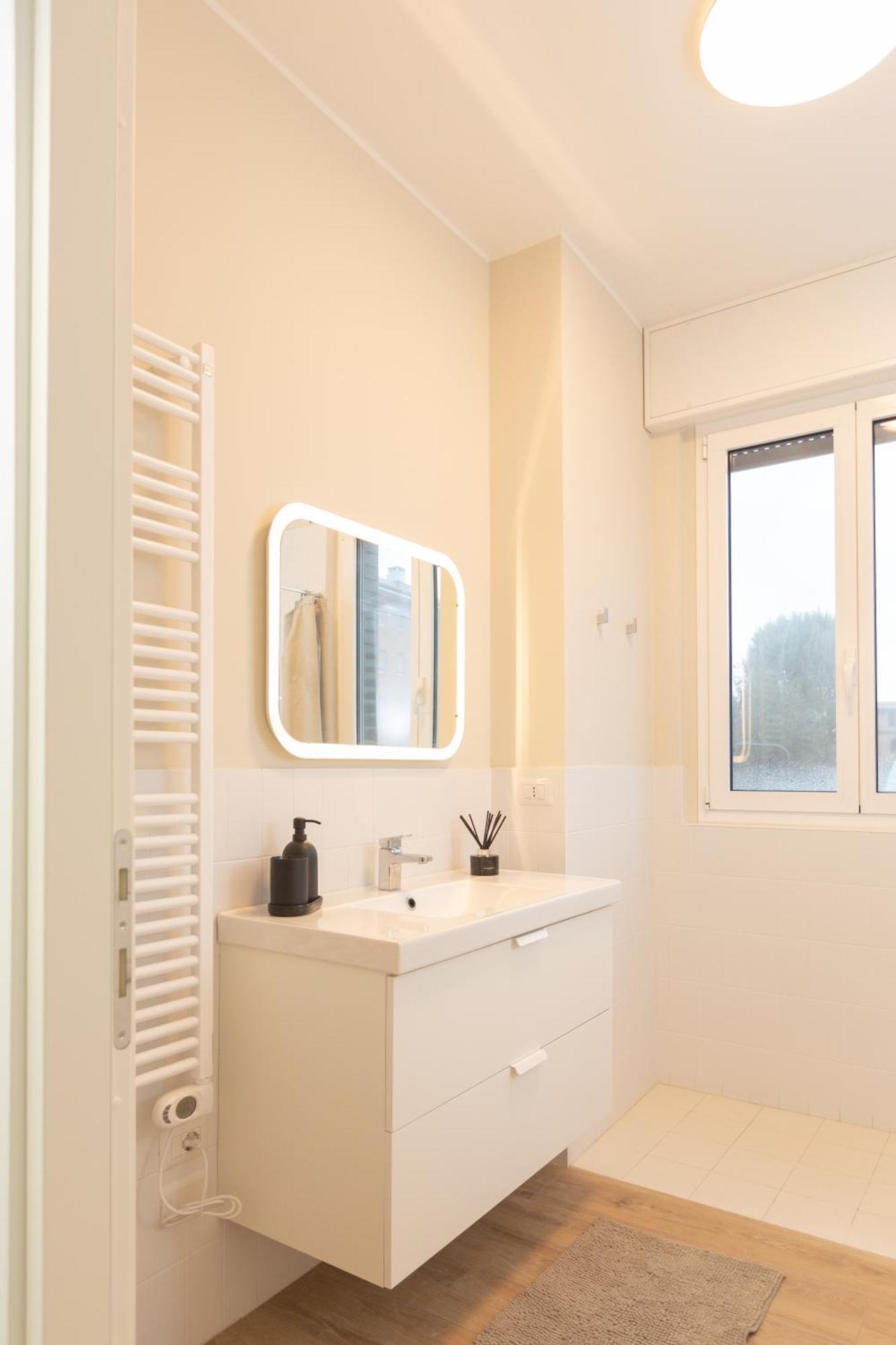 Dreams Exclusive Apartments With Terrace - Free Parking - M1 Station - Near Center Milánó Kültér fotó