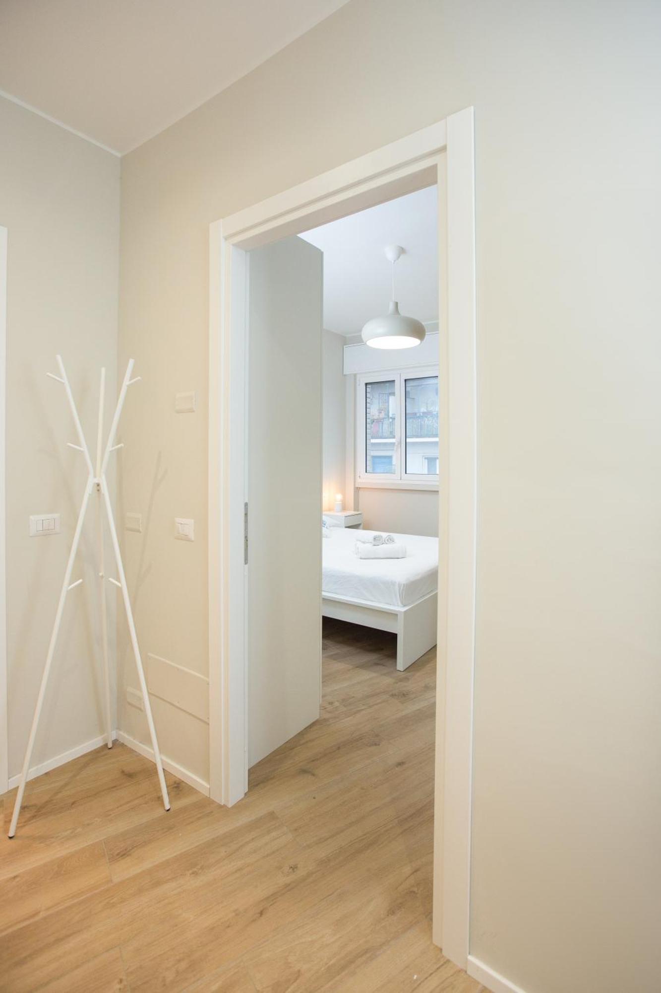 Dreams Exclusive Apartments With Terrace - Free Parking - M1 Station - Near Center Milánó Kültér fotó