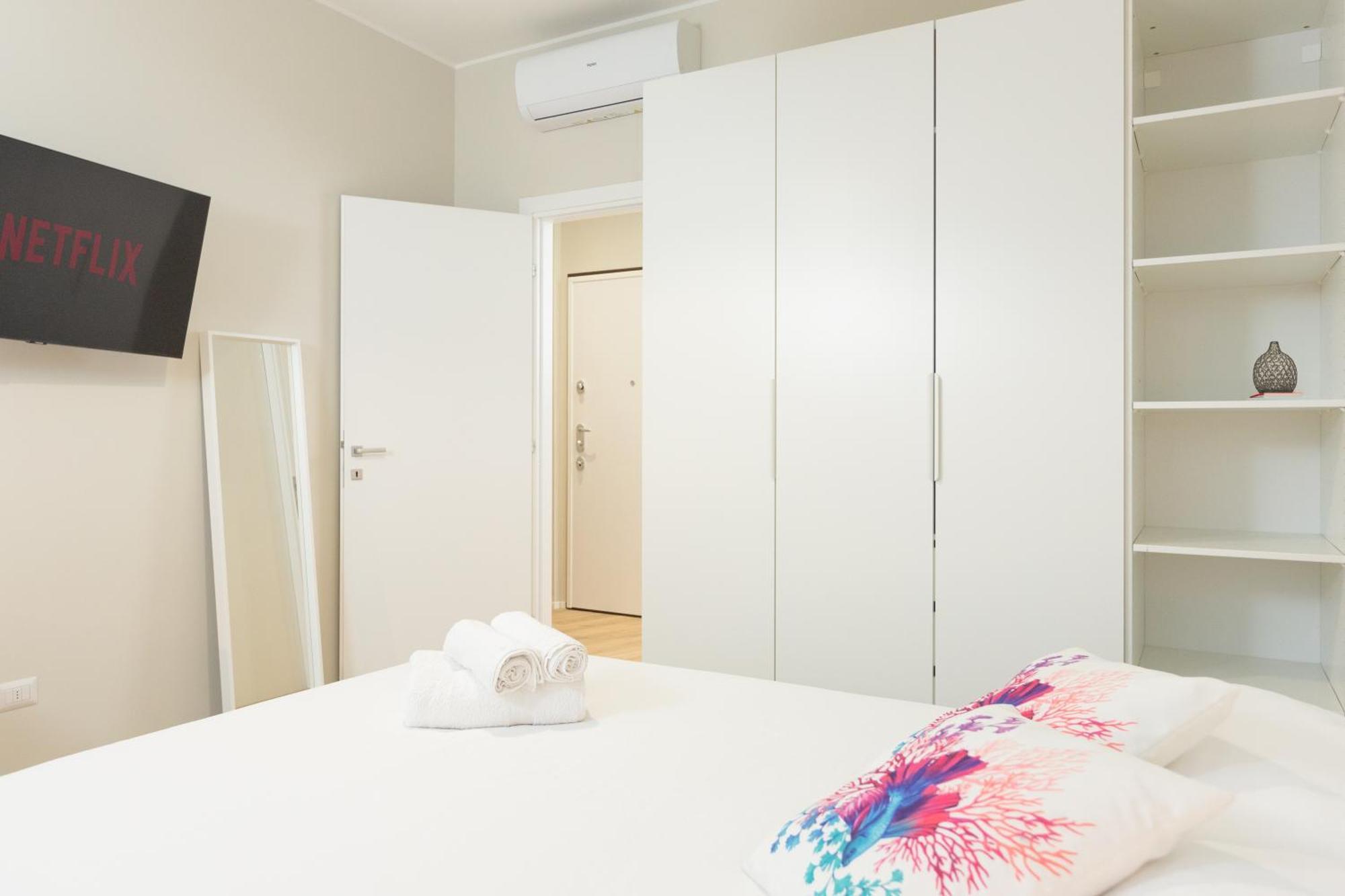 Dreams Exclusive Apartments With Terrace - Free Parking - M1 Station - Near Center Milánó Kültér fotó